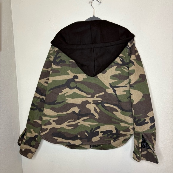 NWT EPTM Camouflage Hooded Jacket Men's Size Small - Picture 4 of 7